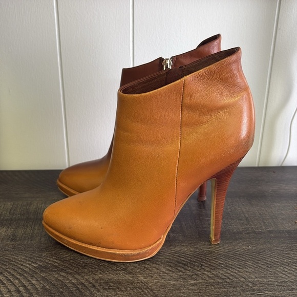 Vintage Chinese Laundry Elegant Tan Ankle Boots - Picture 4 of 6